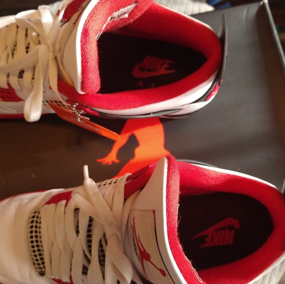 Air Jordan fire red 4's 2021 - Picture 5 of 6